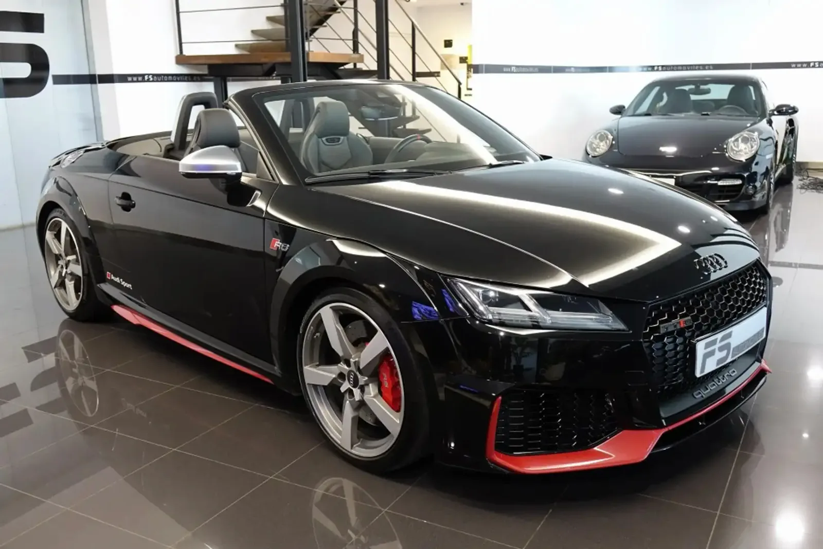 Audi TT RS Roadster (juoda)